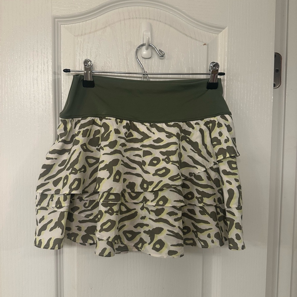 Size M aerie offline workout skirt with built in shorts